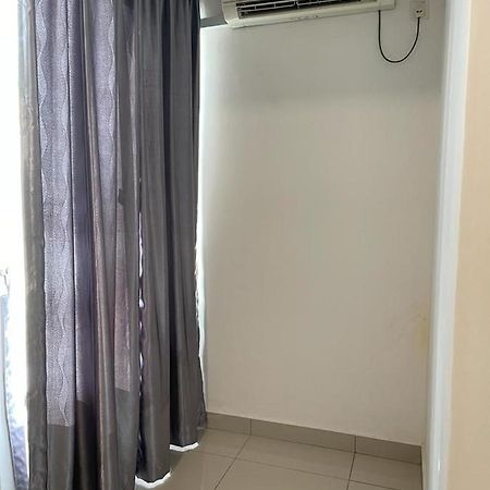 Marina Heights Hotel Residency Lumut Esterno foto